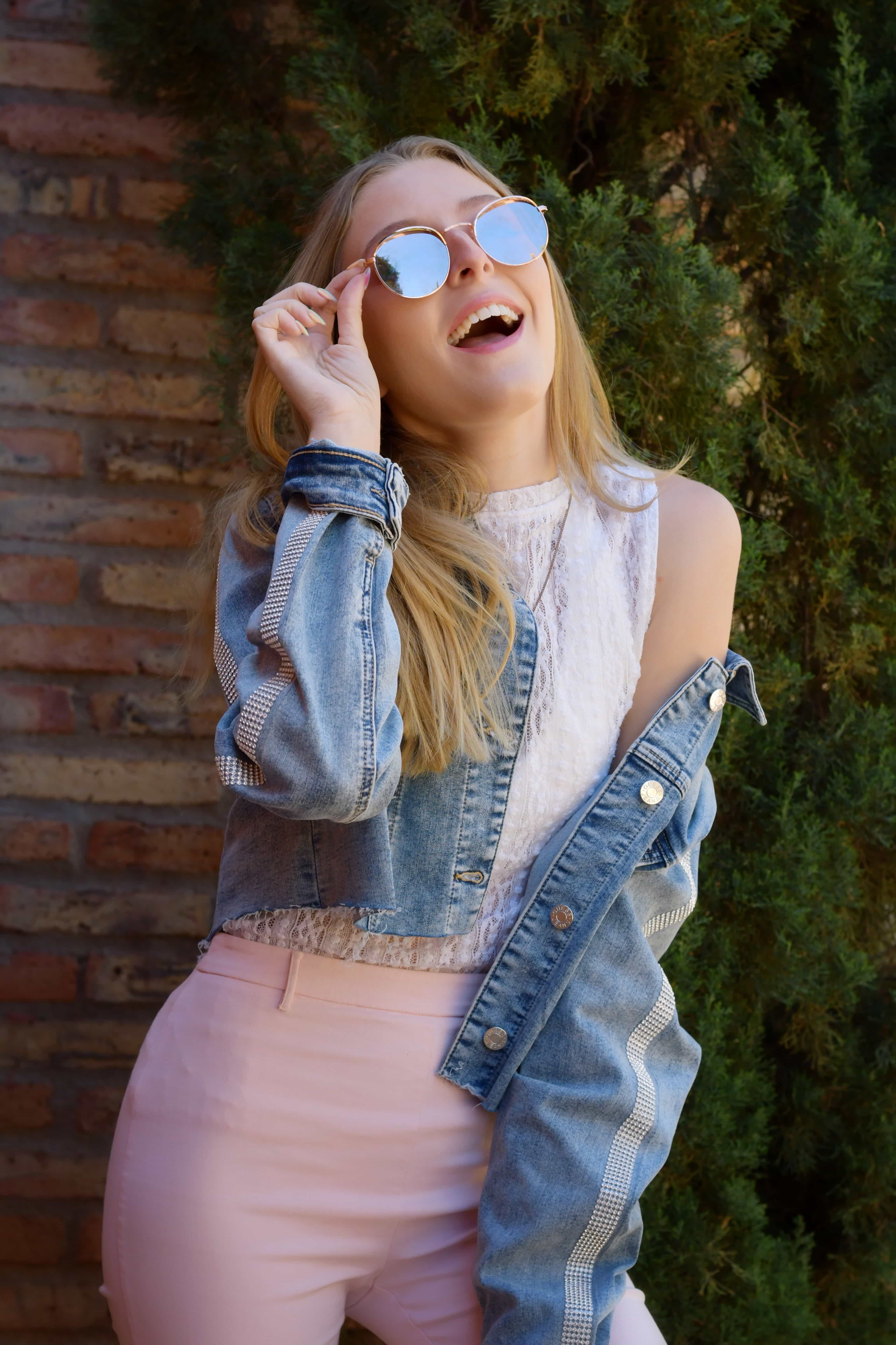 woman with sunglass 1